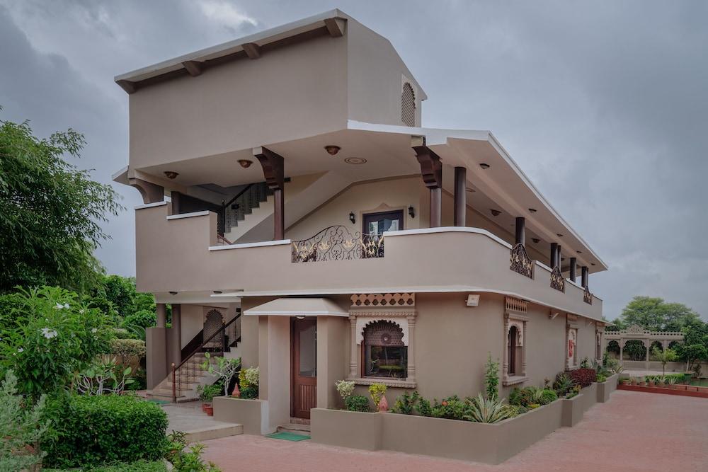 Araliayas Resort & Spa Udaipur Esterno foto