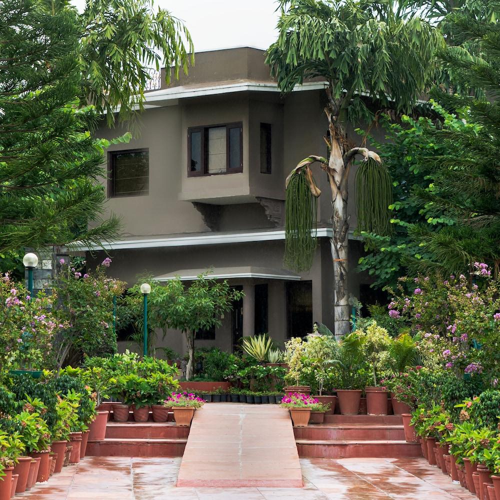 Araliayas Resort & Spa Udaipur Esterno foto