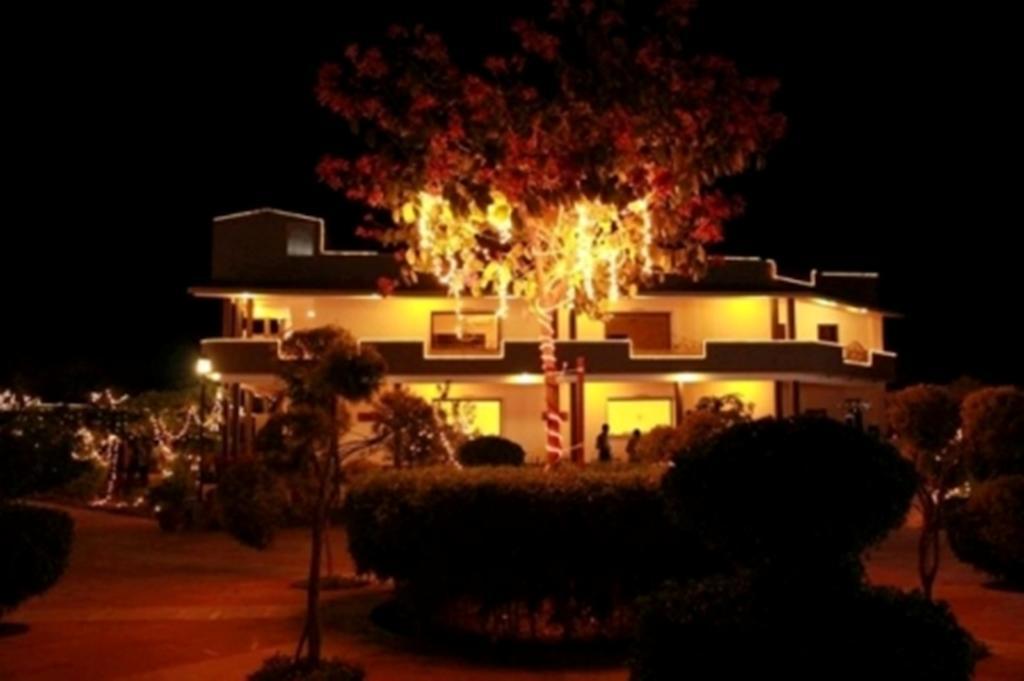 Araliayas Resort & Spa Udaipur Esterno foto