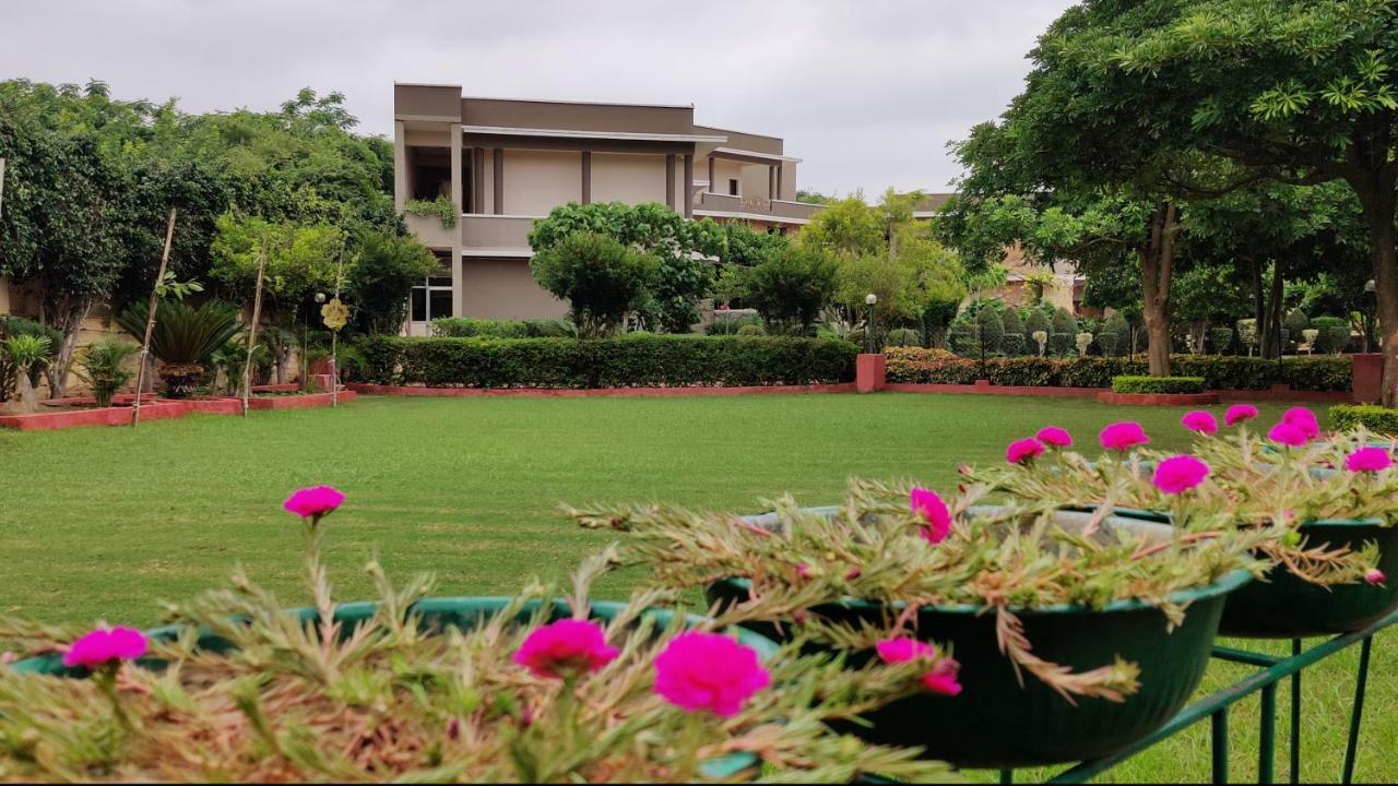 Araliayas Resort & Spa Udaipur Esterno foto