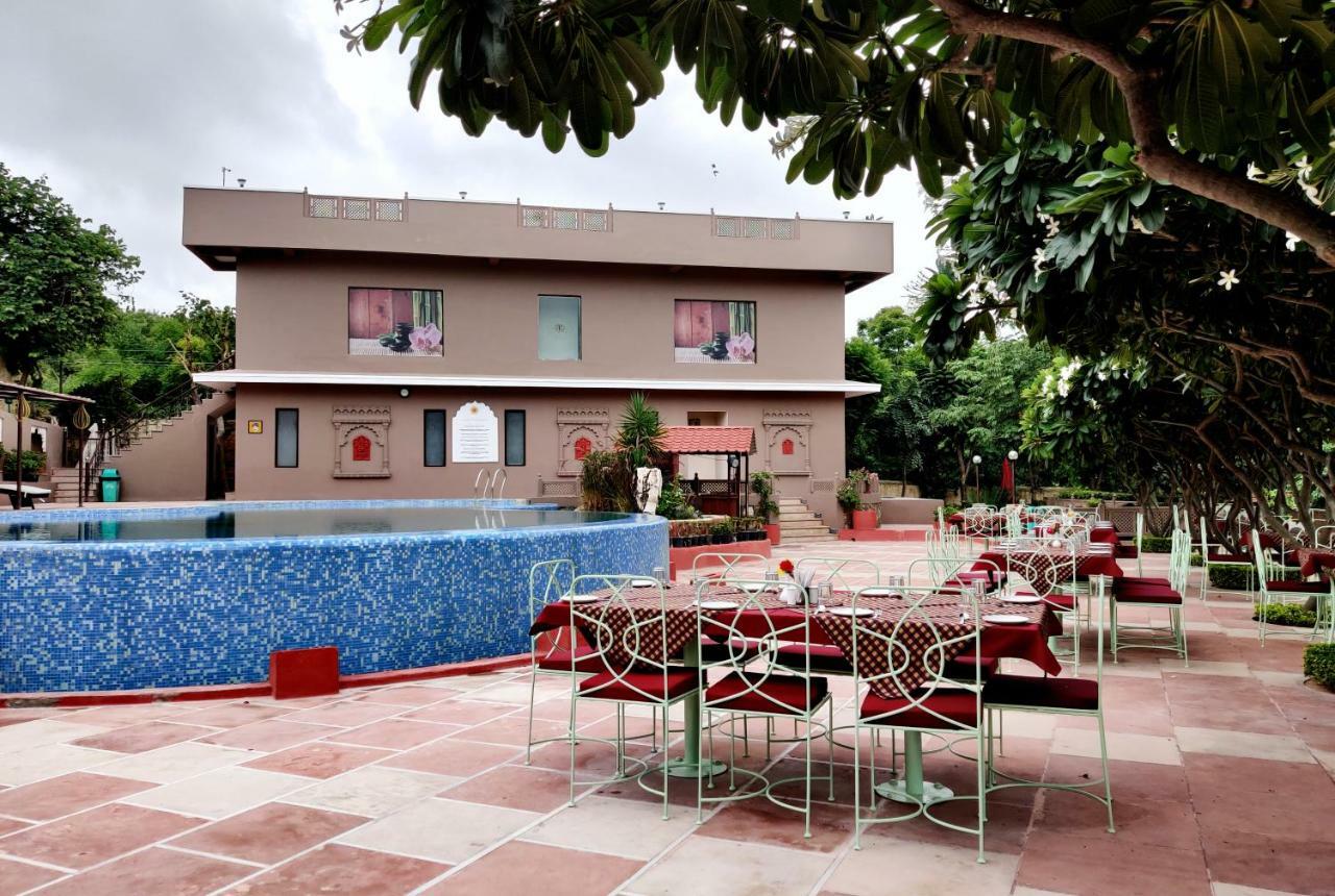 Araliayas Resort & Spa Udaipur Esterno foto